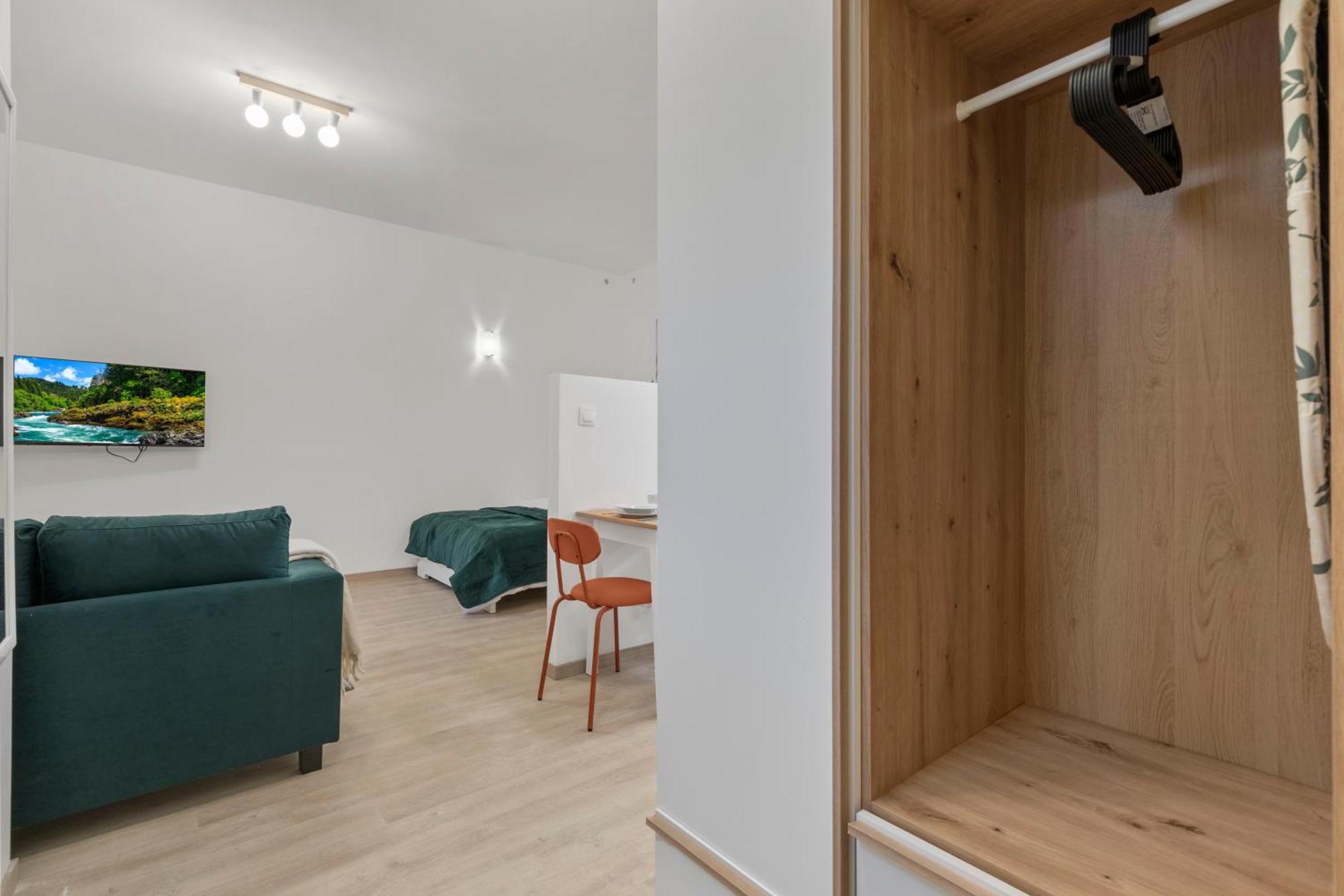 Garden Haven Studio In Old Town 브라티슬라바 외부 사진